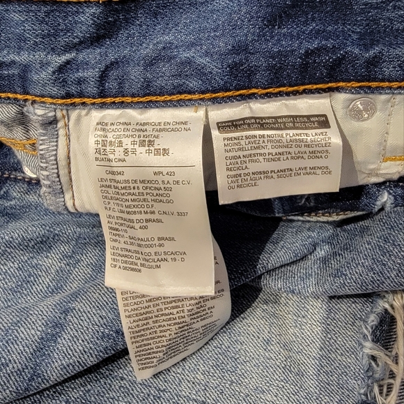 Levi's Bundle Jean Shorts - Picture 7 of 11